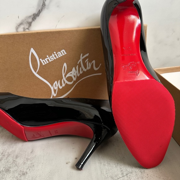 Sold!! Christan Louboutin 37.5 - Picture 4 of 12